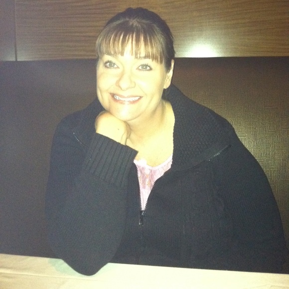 Meet your Posher, Jessica - Picture 1 of 1